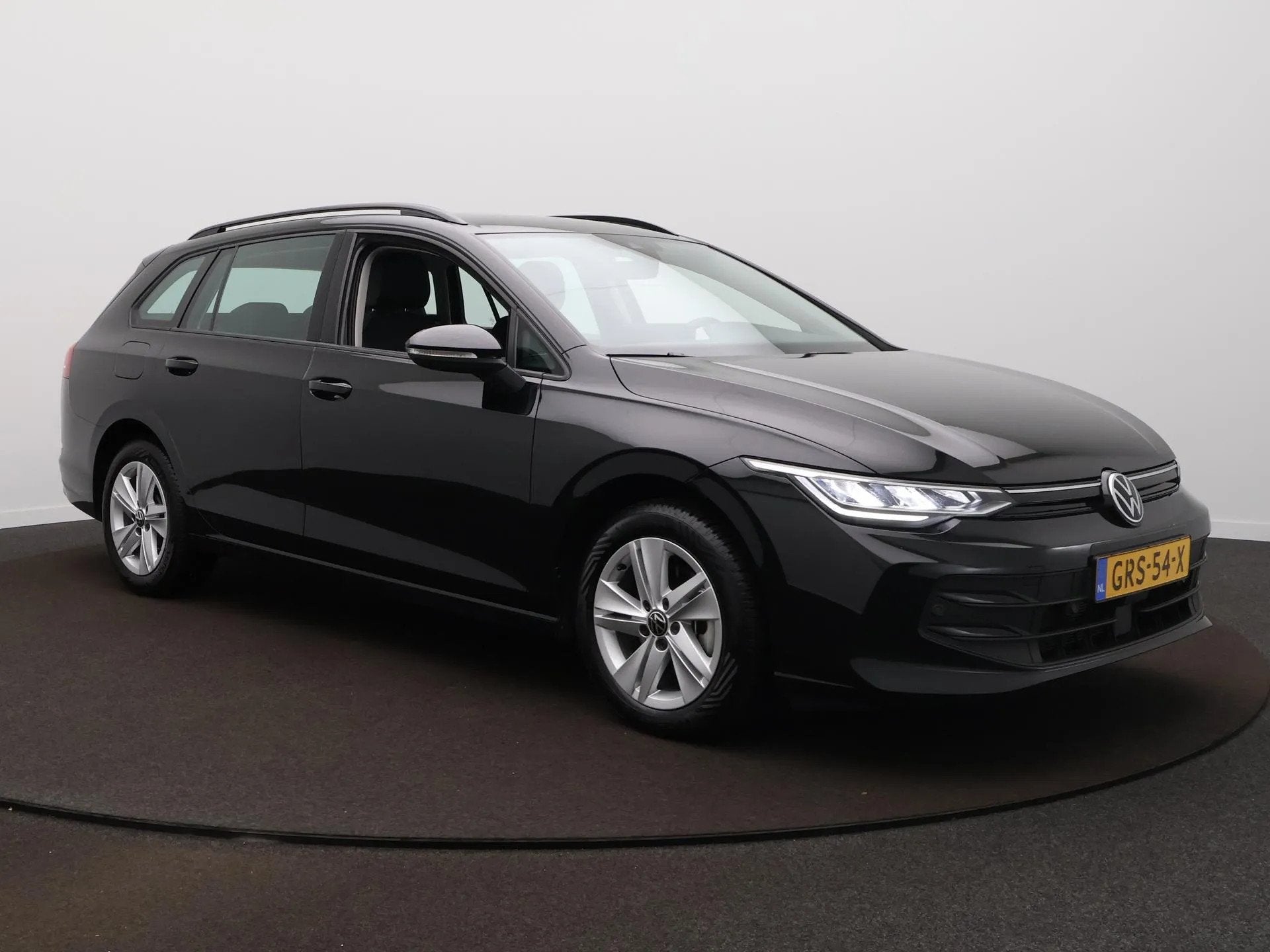 Volkswagen Golf Variant 1.5 TSI 115Pk (bj 2024), 680 kg, 116 pk, Zwart, Handgeschakeld