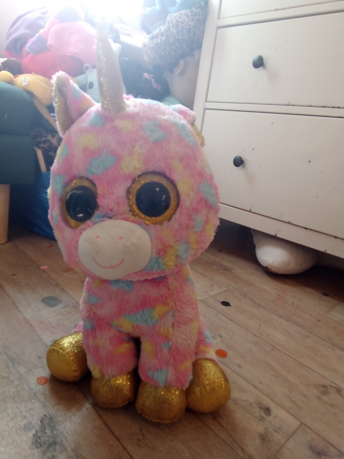 eenhoorn knuffel 44cm regenboog kleuren gouden horen, Ophalen of Verzenden, Overige typen