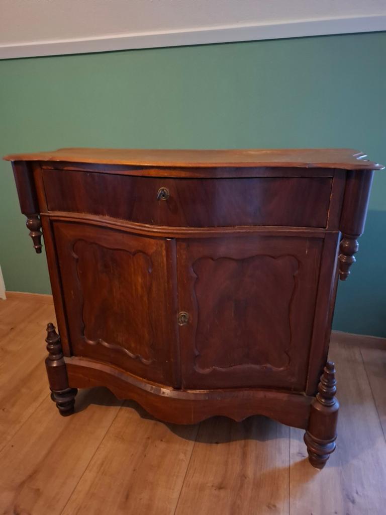 Kastje,  donker bruin notenhout, Gebruikt, 25 tot 50 cm, Overige houtsoorten, Antiek
