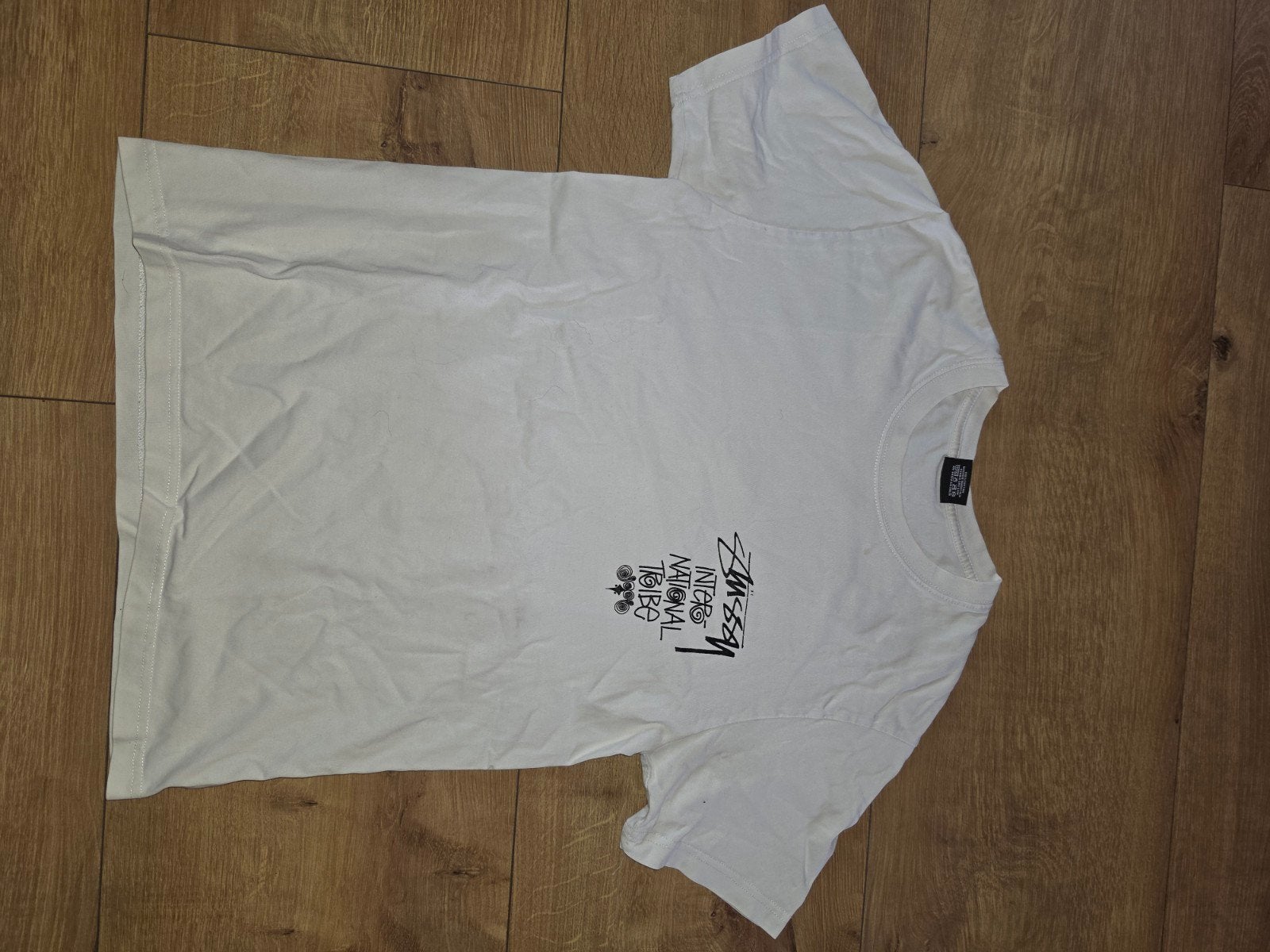 Stussy International Tribe T-shirt - Maat S, Kleding | Heren, Wit, Stussy, Ophalen of Verzenden, Gedragen