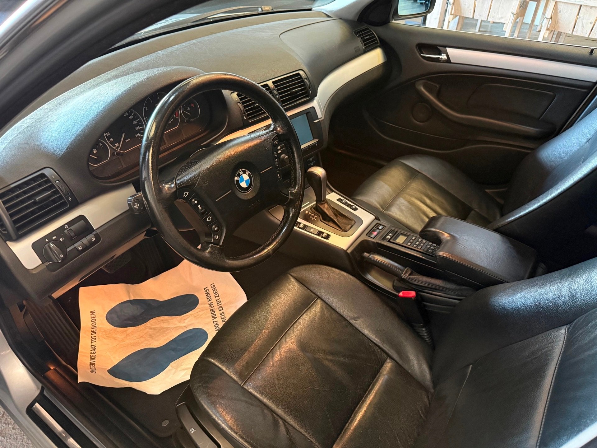 Foto 2 van BMW 3-serie Touring 330i Executive ECC/LMV18/LEER/SCHUIFDAK
