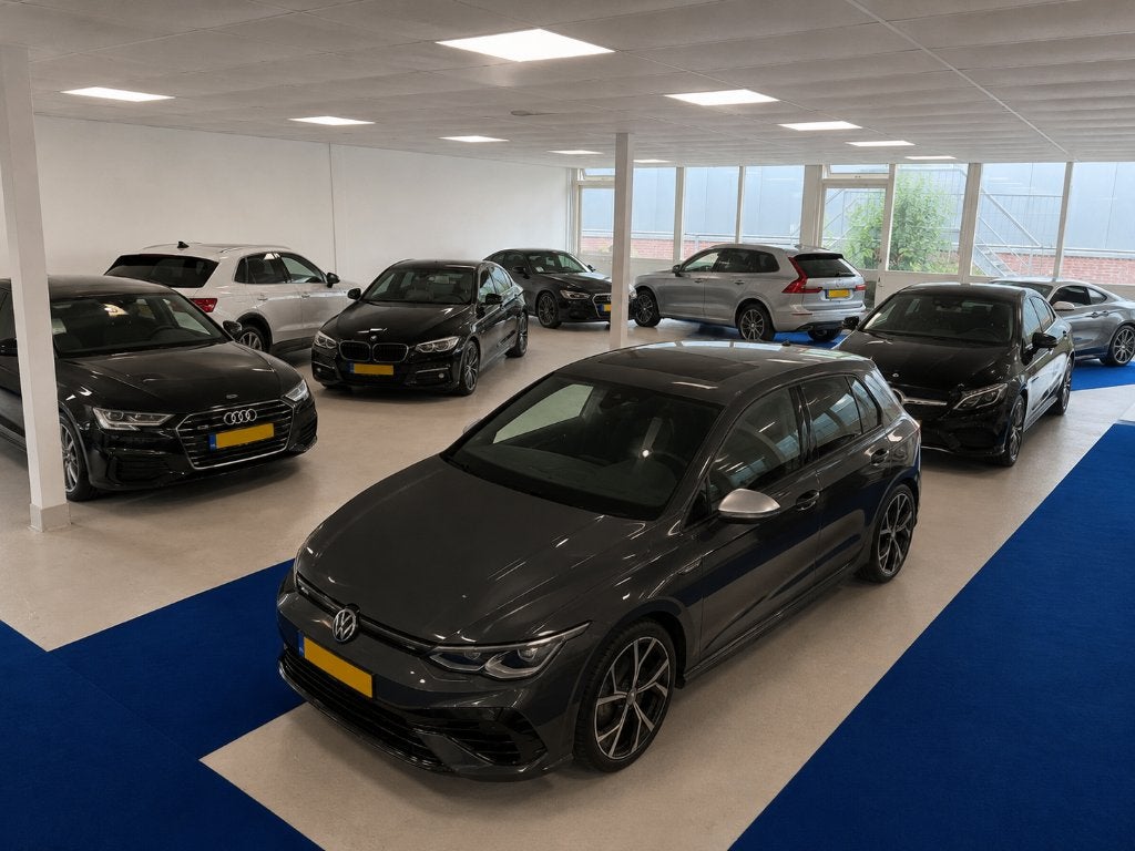Te huur 760m2 Autobedrijf Showroom 360m2 400m2 buitenterrein, 760 m², Huur, Showroom