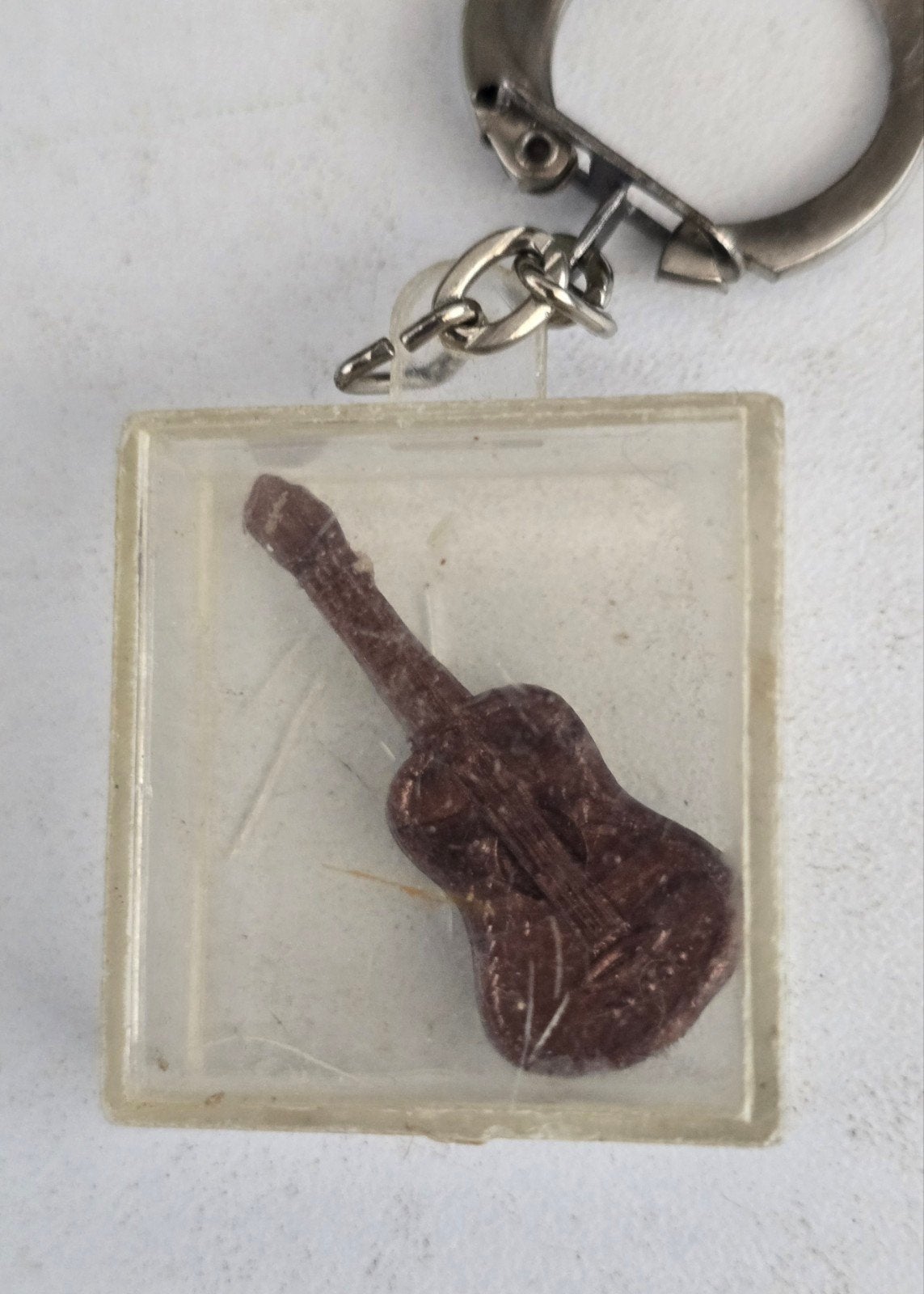 Sleutelhanger met gitaar, Ophalen of Verzenden, Gebruikt, Overige typen