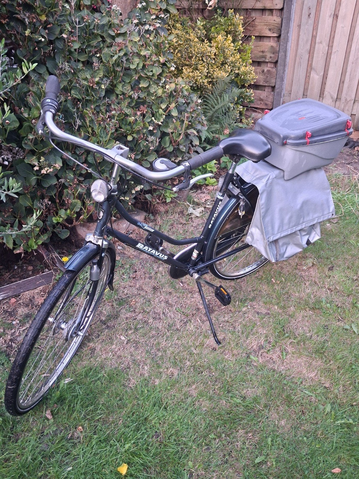 Batavus Verona 4 versnellingen 28 inch met Koffer en fietsta, Fietsen en Brommers, Fietsen | Dames | Damesfietsen, Ophalen, Gebruikt