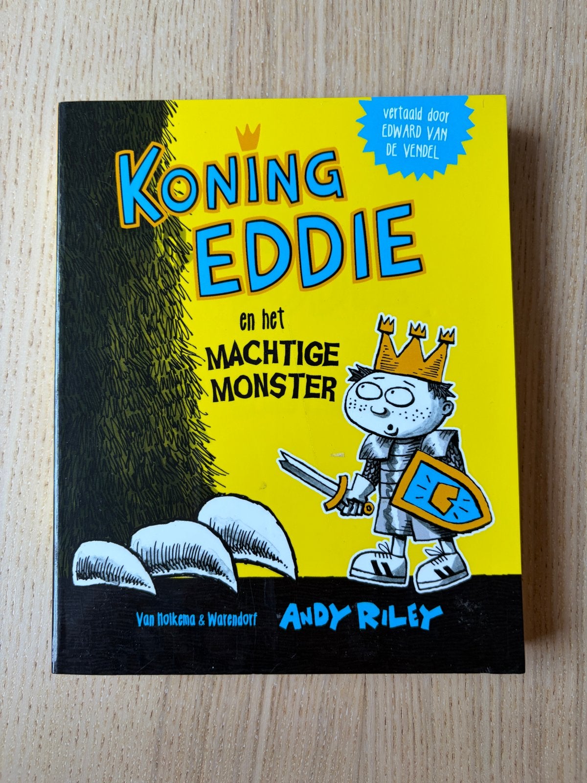 Koning Eddie en het Machtige Monster - Andy Riley, Boeken, Ophalen of Verzenden, Zo goed als nieuw, Fictie algemeen