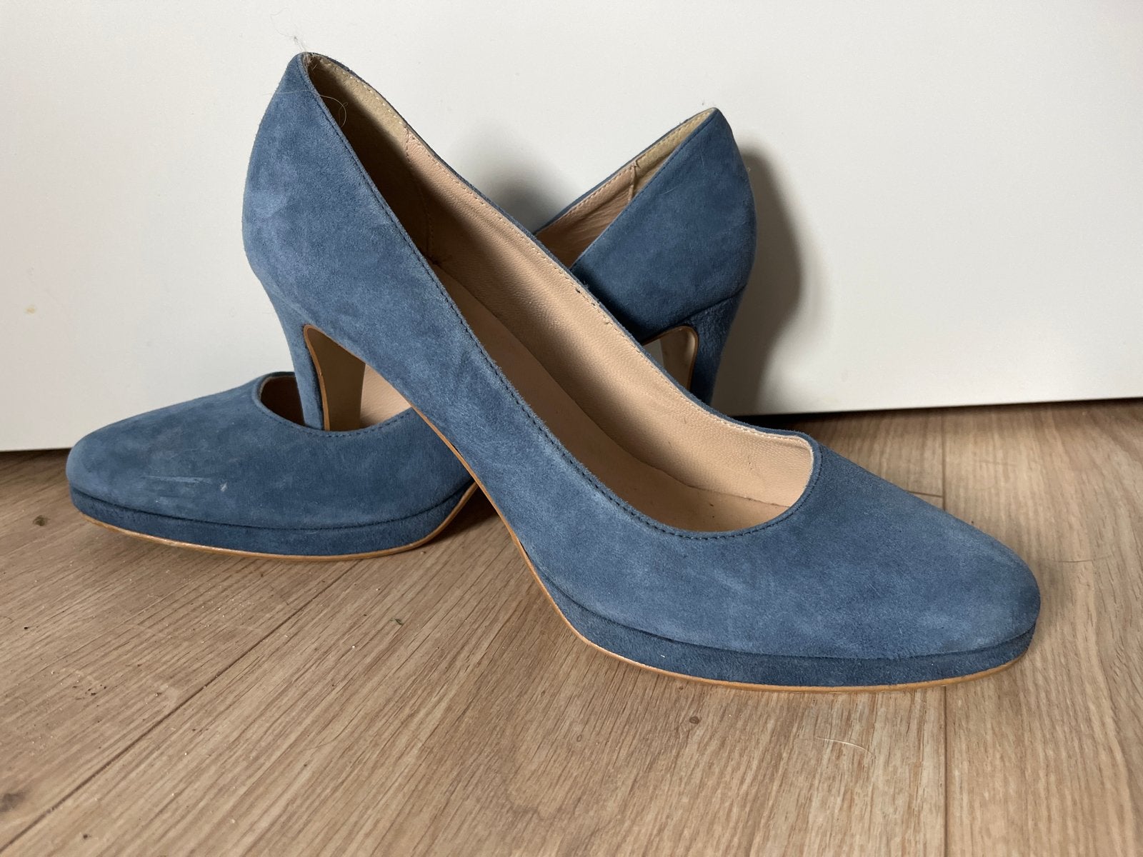 Van Dalen suède pumps - Maat 42, Kleding | Dames, Schoenen, Pumps, Blauw, Ophalen of Verzenden, Zo goed als nieuw
