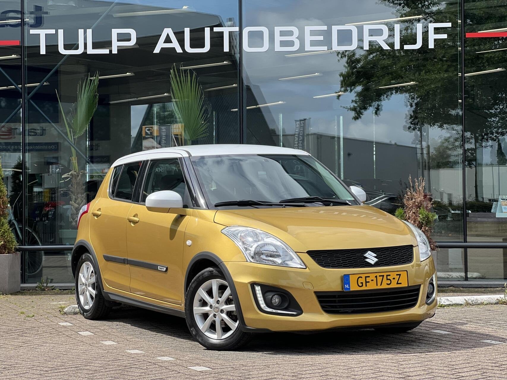 Suzuki Swift 1.2 Dynamic EASSS 1e Eigenaar NLauto NAP, Auto's, Stof, Gebruikt, 4 cilinders, 400 kg