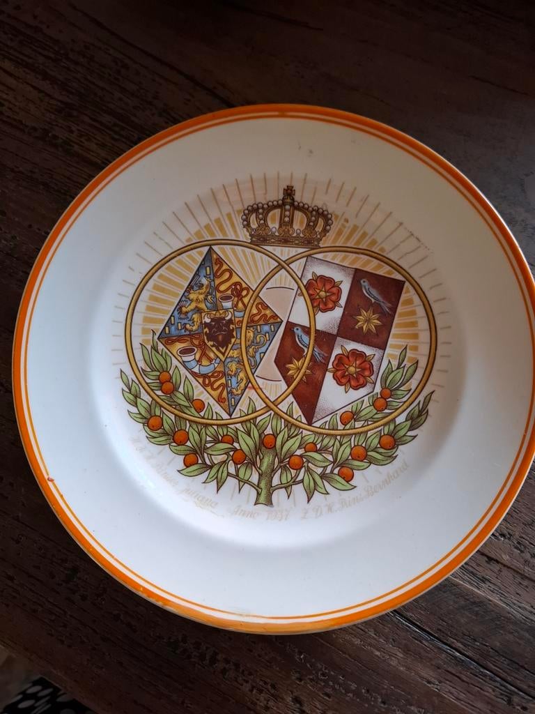 Konings bord puntgaaf, verloving  Juliana,van Petrus Ragout., Ophalen of Verzenden, Zo goed als nieuw, Servies