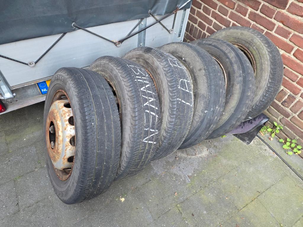 Gebruikte banden en velgen voor Ford Transit 2008, Auto-onderdelen, Banden en Velgen, 15 inch, Banden en Velgen, 195 mm, Bestelwagen