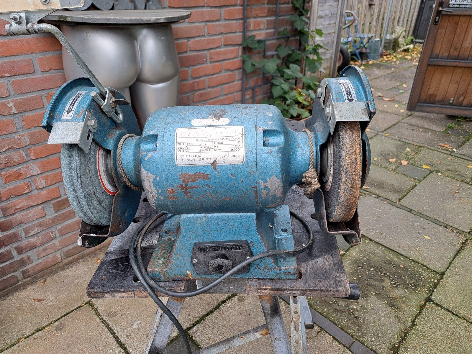 HUVEMA slijpmachine groot, Ophalen of Verzenden, Gebruikt, Minder dan 700 watt, Werkbankslijpmachine