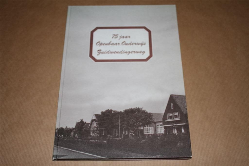 75 jaar openbaar onderwijs Zuidwendingerweg., Ophalen of Verzenden, Zo goed als nieuw