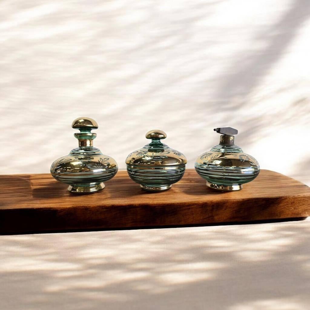 Set van 3 vintage glazen potjes / parfumset / toiletset, Ophalen