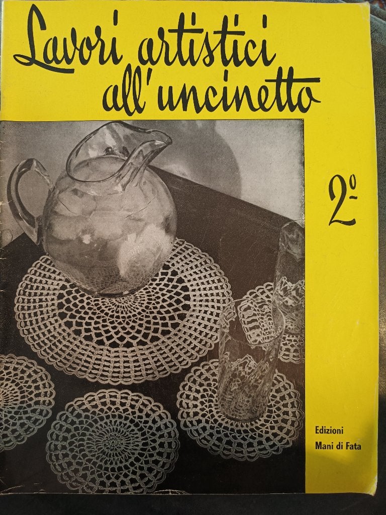 Lavori Artistica all´uncinette Italiaanse haakpatronen, Ophalen of Verzenden, Zo goed als nieuw, Breien en Haken