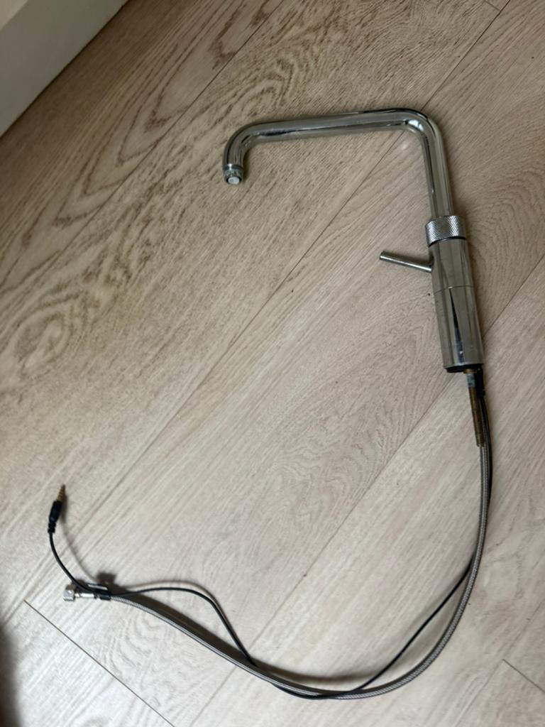Kapotte Quooker kraan - Onderdelen of reparatie, Doe-het-zelf en Verbouw, Sanitair, Ophalen of Verzenden, Gebruikt, Chroom, Kraan