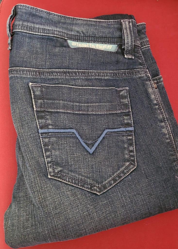 Spijkerbroek diesel industry 100 cm lang jeans, Ophalen of Verzenden, Gedragen, Blauw, W32 (confectie 46) of kleiner
