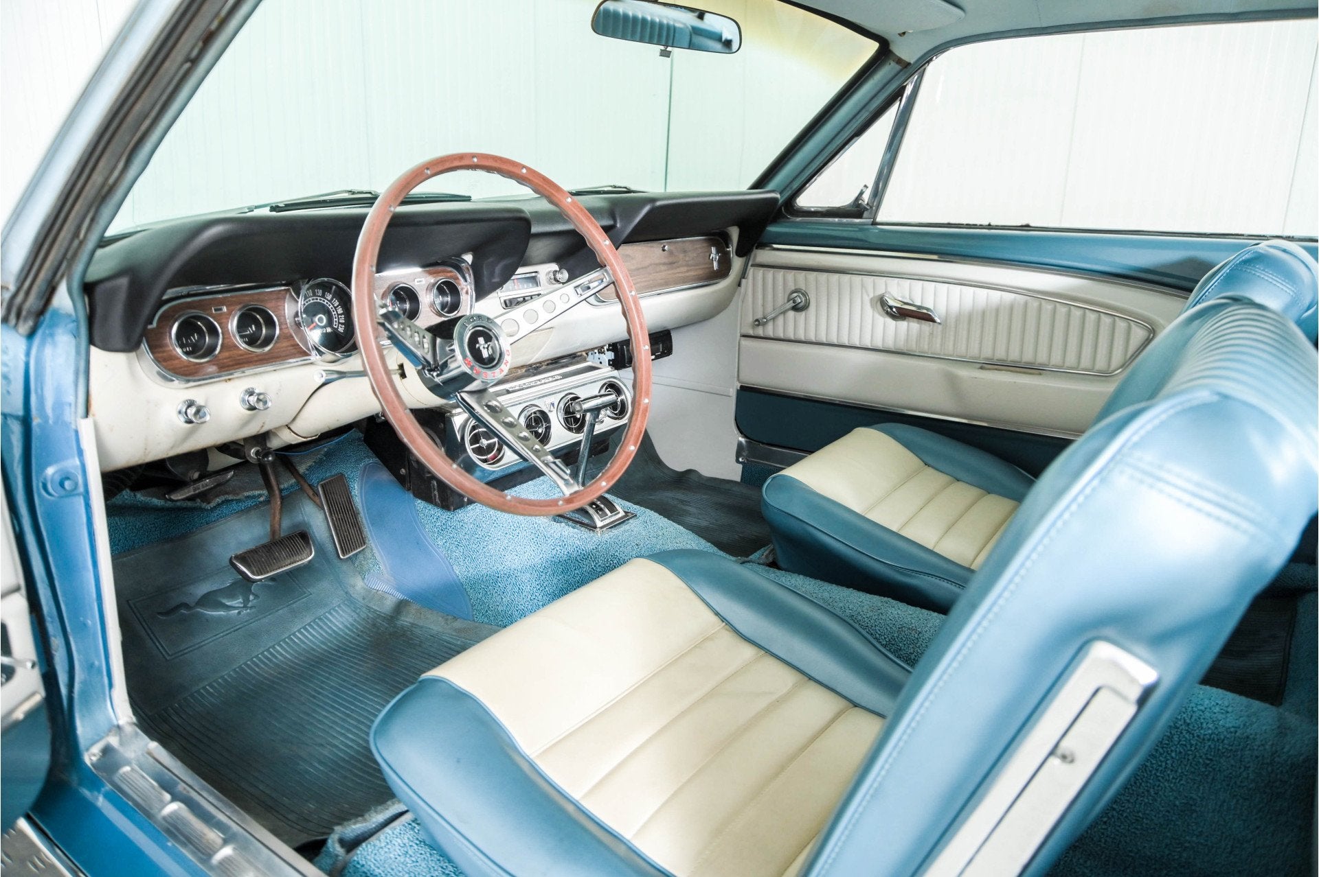 Ford Mustang V8 302 automaat (bj 1966), foto 7