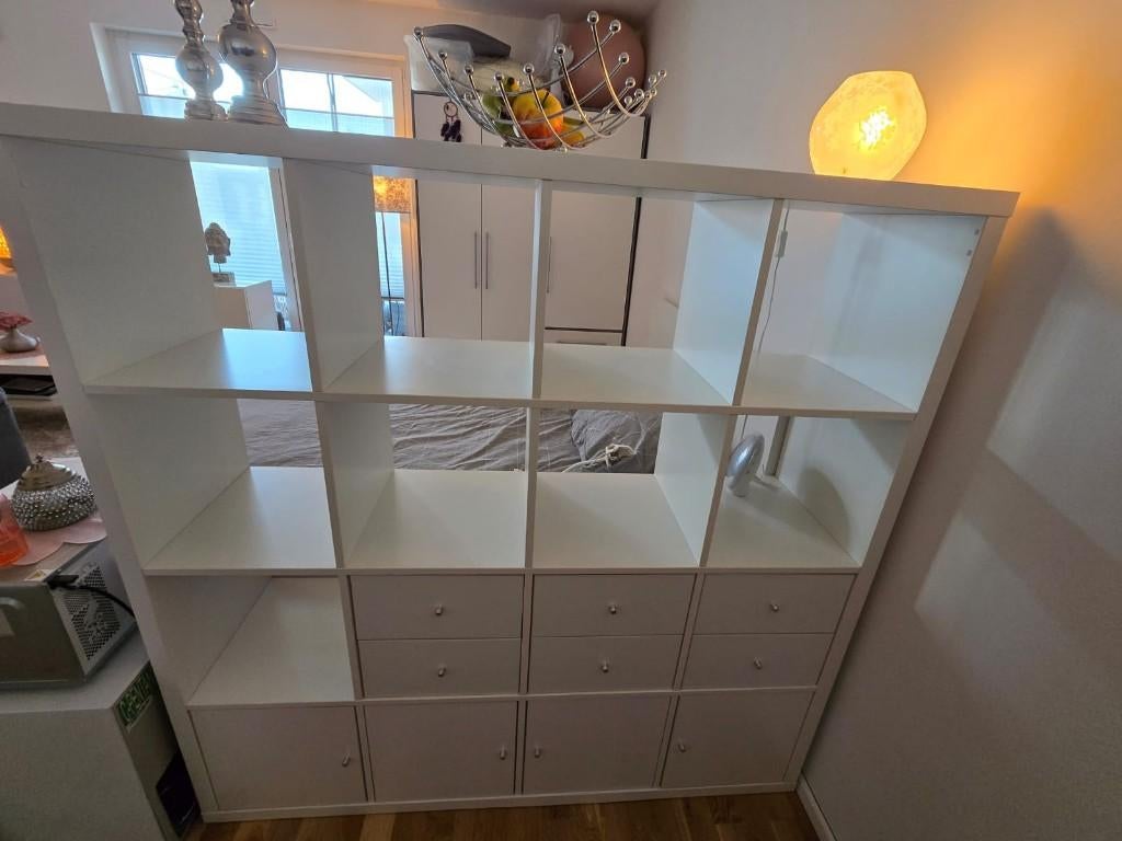 Vakkenkast Kallax (IKEA), Huis en Inrichting, Kasten | Wandmeubels, Ophalen, Met deur(en), 100 tot 150 cm, Zo goed als nieuw