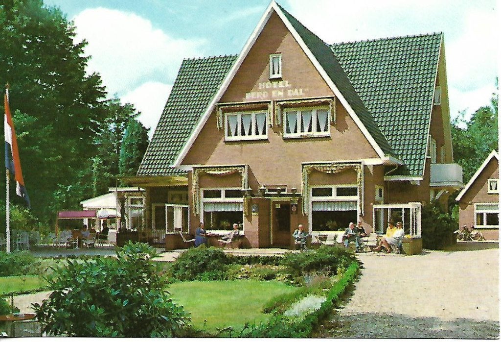 Lunteren- -Hotel-Pension "Berg en Dal"., Verzenden, 1980 tot heden, Ongelopen, Gelderland