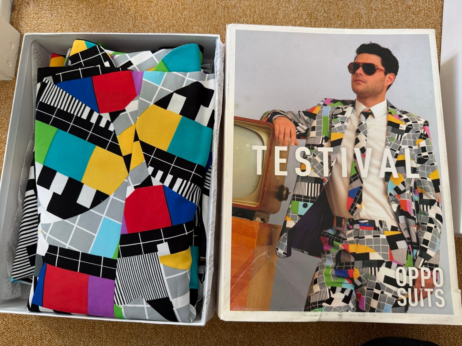 OppoSuits Testival Pak maat 46 - Kleurrijk en Feestelijk, Carnaval, Ophalen of Verzenden, Zo goed als nieuw, Kleding