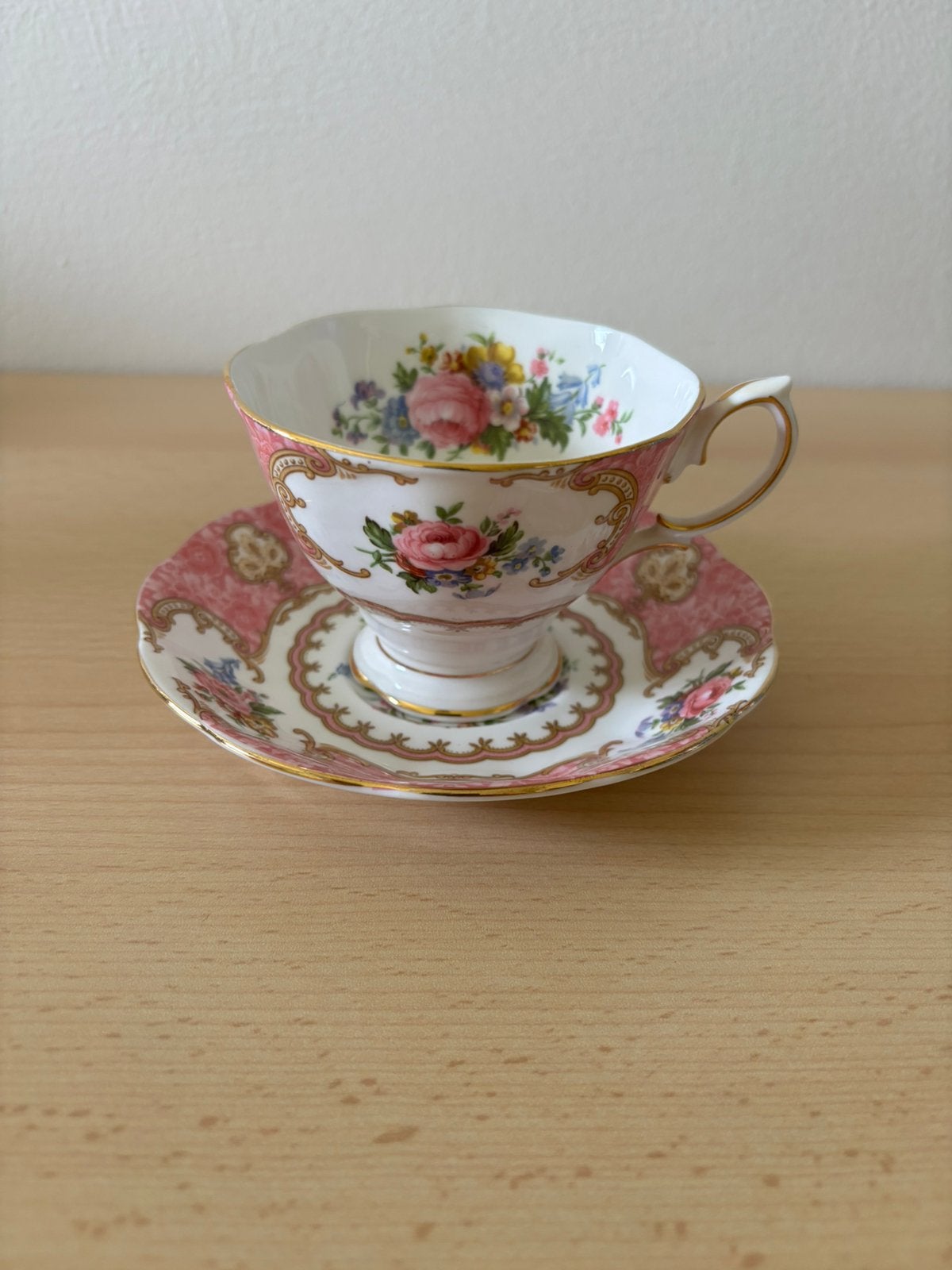 Royal Albert Lady Carlyle heren kop en schotel, Ophalen of Verzenden