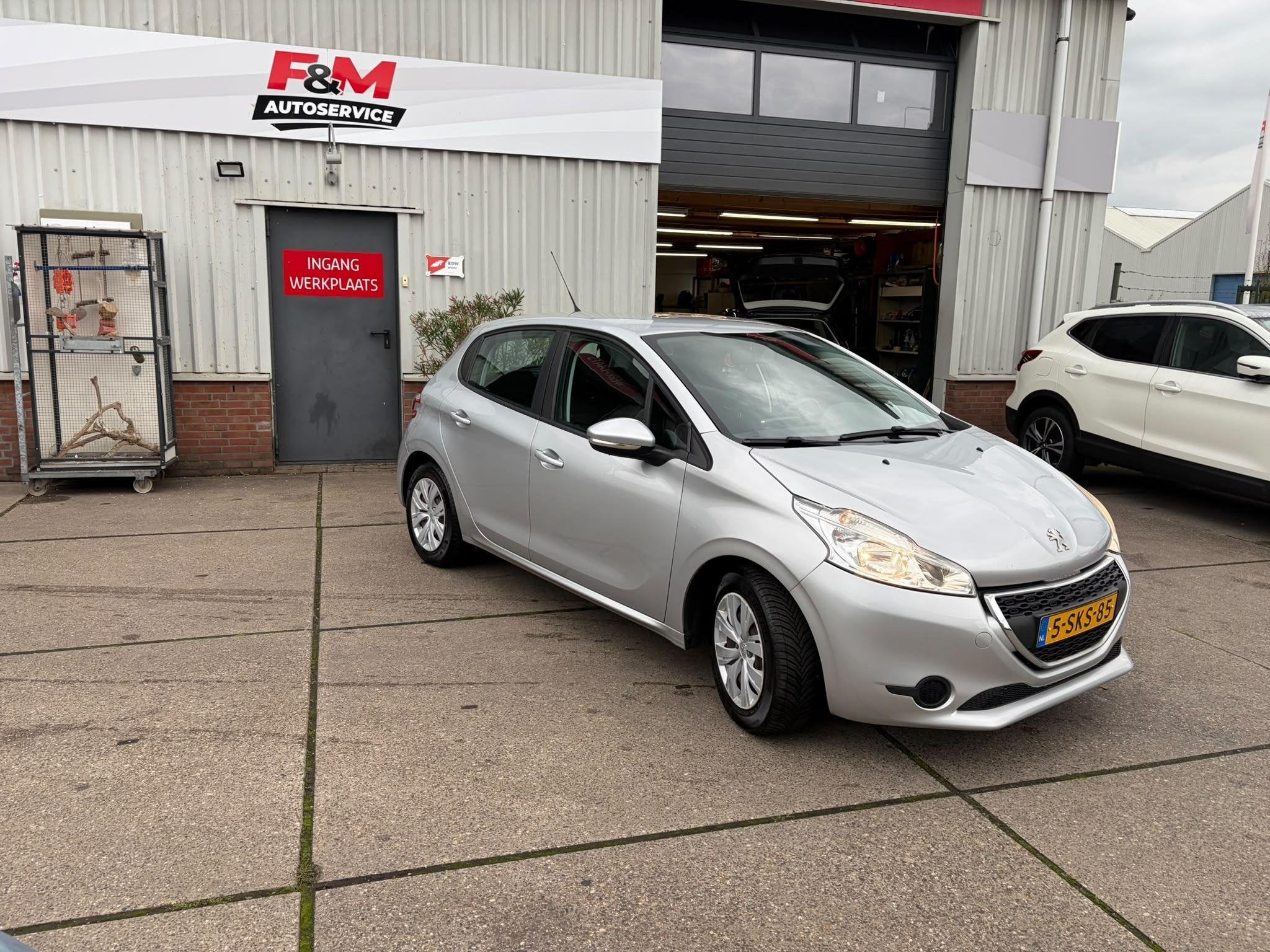 Peugeot 208 1.2 VTi Active Airco, cruise, Voorwielaandrijving, Euro 5, Stof, Gebruikt