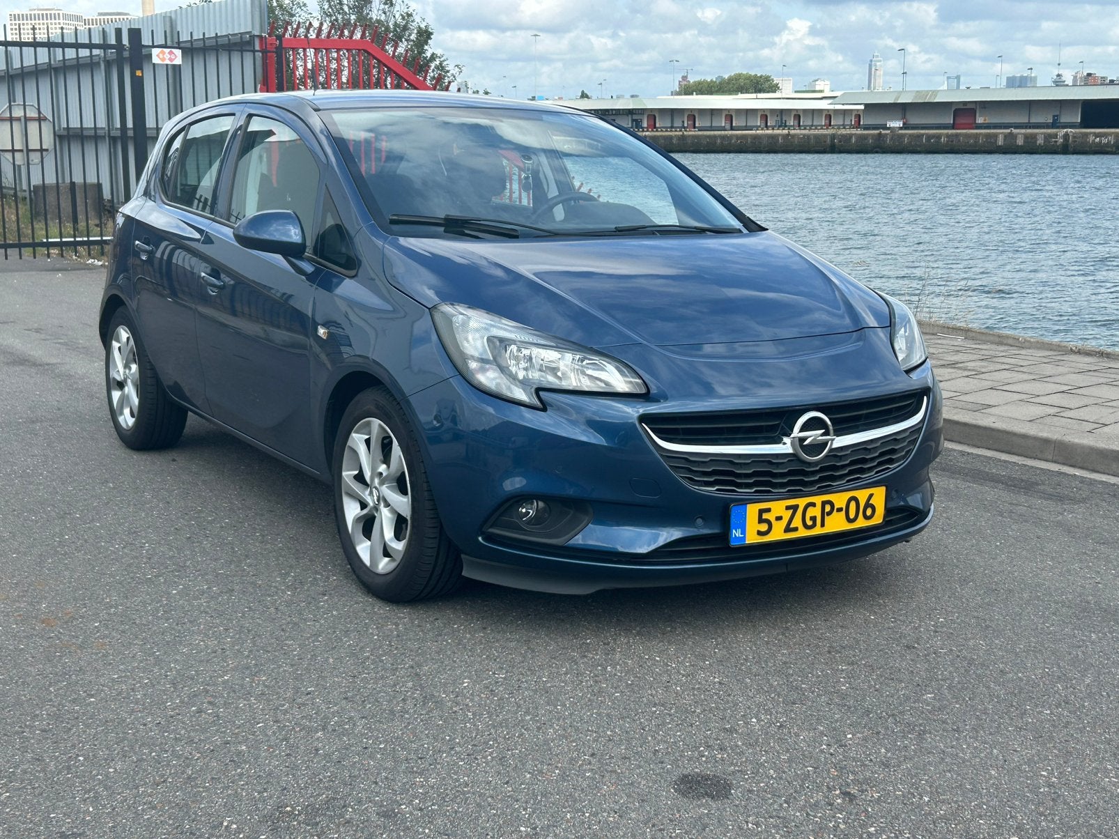 Opel Corsa 1.0 Turbo 90PK 6 BAK CAMERA CARPLAY PDC AIRCO, Auto's, Voorwielaandrijving, Dealer onderhouden, Stof, Blauw
