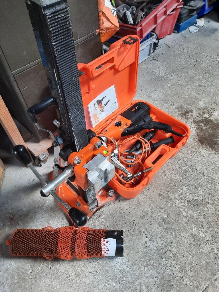 Spit diamantboormachine incl statief boor, Ophalen, 600 watt of meer, Zo goed als nieuw, Variabele snelheid