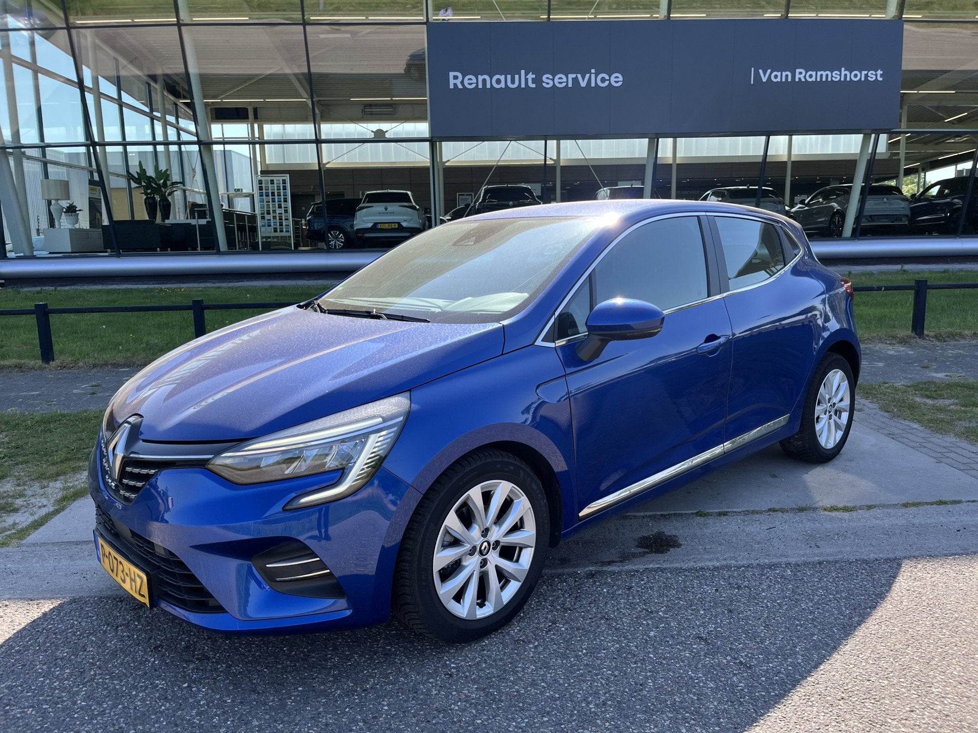 Renault Clio 1.0 TCe Intens / Apple Carplay - Android Auto /, Auto's, Voorwielaandrijving, 12 maanden, Gebruikt, Blauw