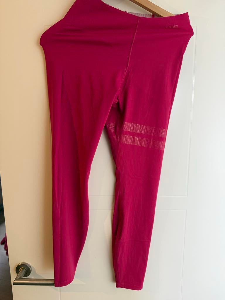 Stronger sportbroek maat M, nieuw met prijskaartje eraan, Kleding | Dames, Sportkleding, Maat 38/40 (M), Nieuw, Ophalen of Verzenden