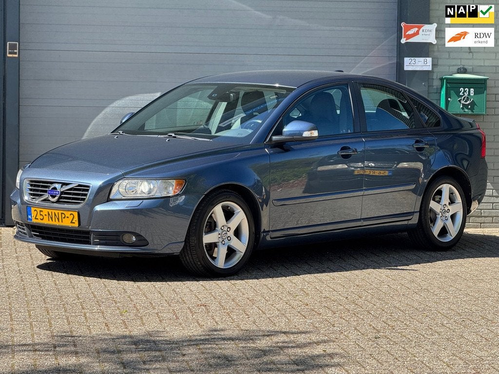 Volvo S40 2.0 D3 Momentum - 5 cilinder -, Auto's, Volvo, Euro 5, Gebruikt, Zwart, Blauw