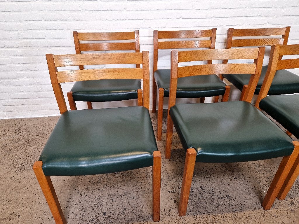 6 Model 401 Eetkamerstoelen | Jorgen Møller, Huis en Inrichting, Stoelen, Ophalen, Moller, deens design, eiken, eetkamerstoelen, groen, leer