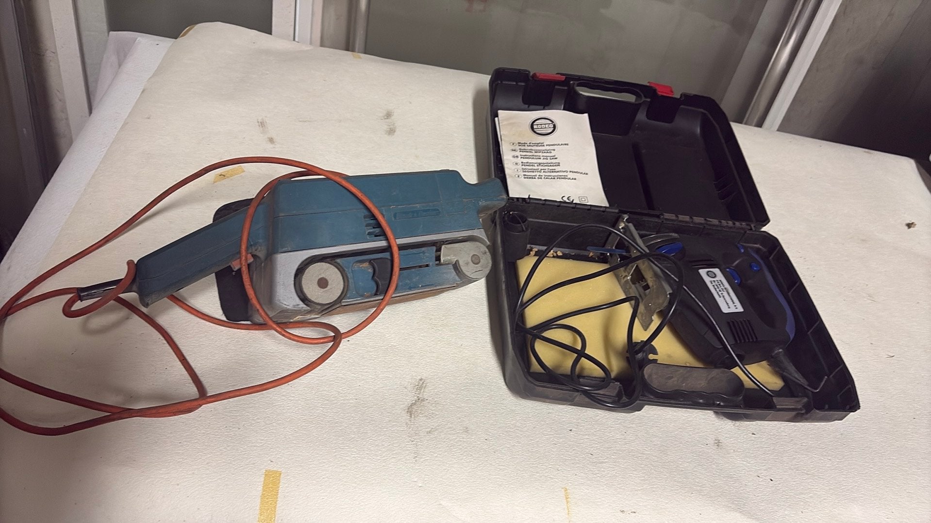 Bandschuurmachine black and decker en decoupeerzaag, Ophalen of Verzenden, Gebruikt