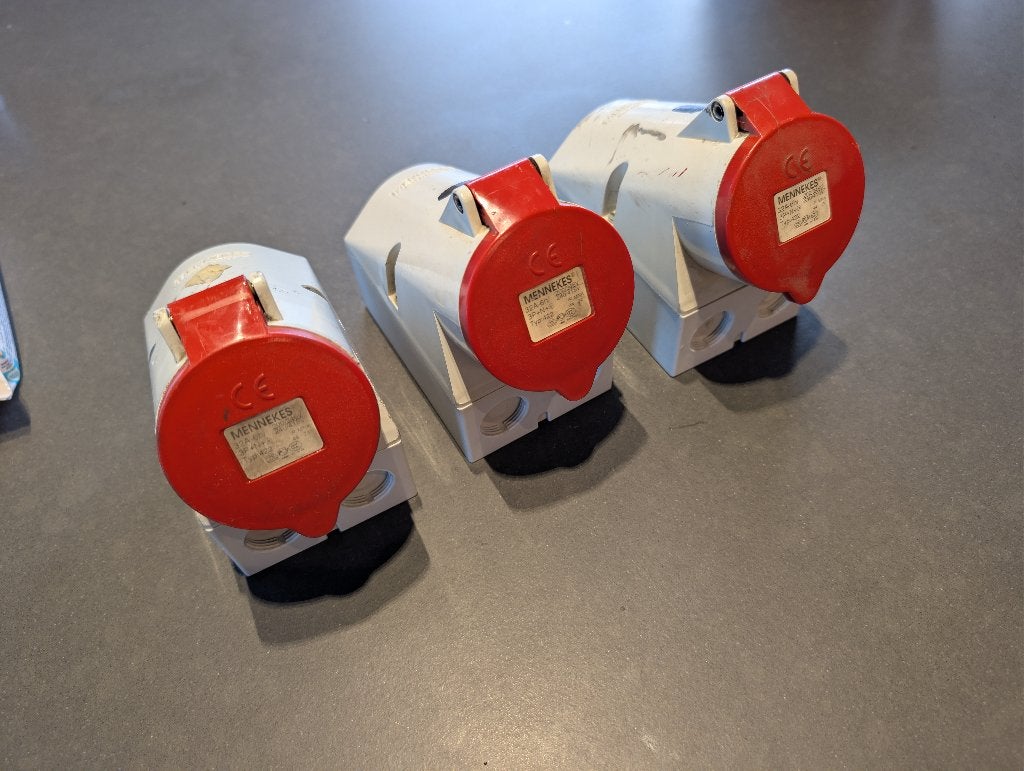 3 x Mennekes - Cee stopcontact vrouwelijk 32A 5POLIG 6H 400V, Doe-het-zelf en Verbouw, Elektra en Kabels, Ophalen of Verzenden