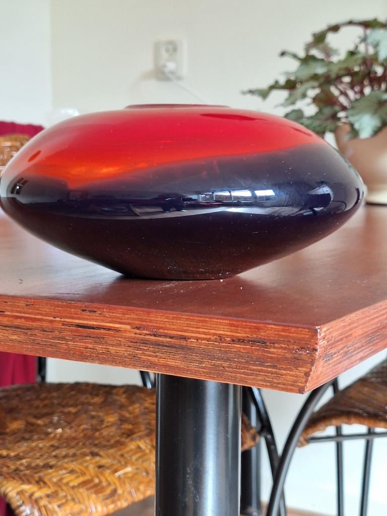 Bijzondere vaas voor bv Ikebana  - Rood met Blauw/Paars Glas, Gebruikt, Ophalen of Verzenden, Glas, Minder dan 50 cm
