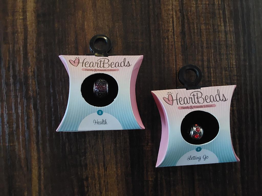 2x Armbandbedels HeartBeads,  NIEUW, Ophalen of Verzenden, Nieuw, Overige kleuren, Overige materialen