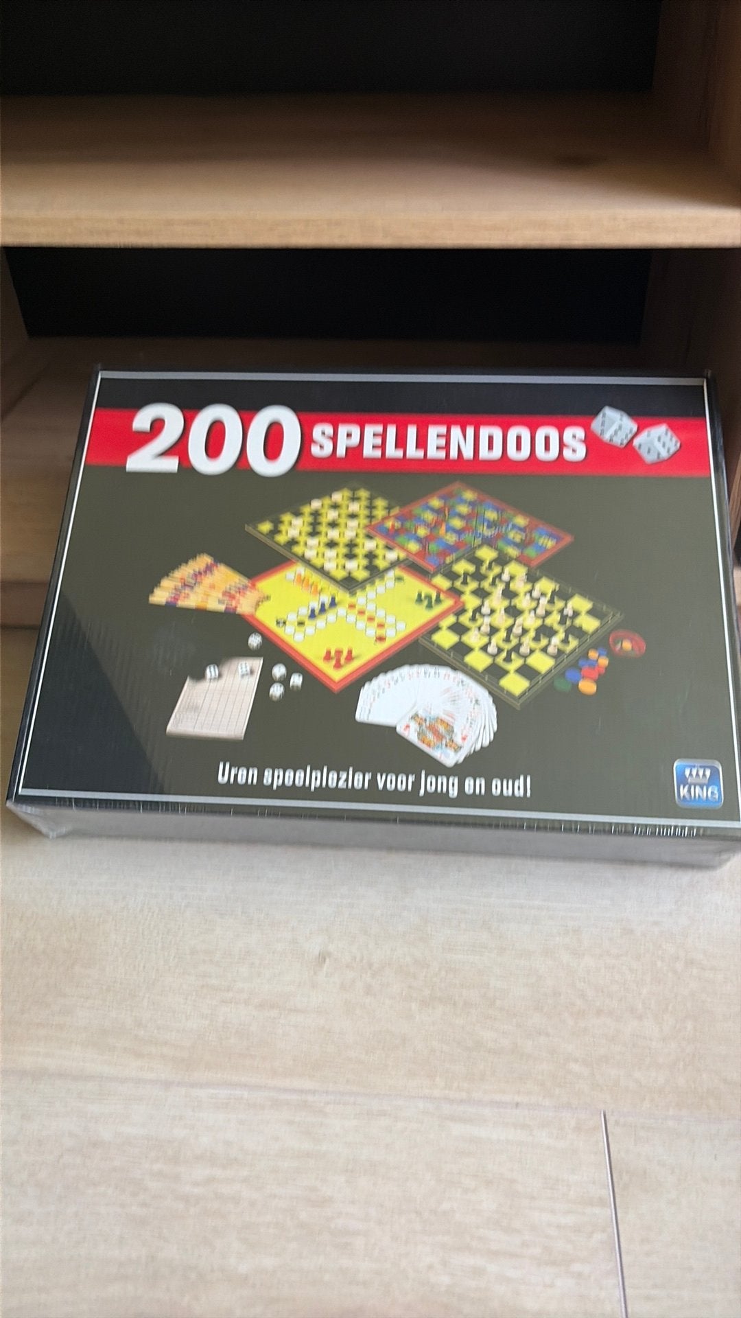 200 spellendoos, 3 spelers of meer, Ophalen of Verzenden, Zo goed als nieuw, Vanaf 3 jaar