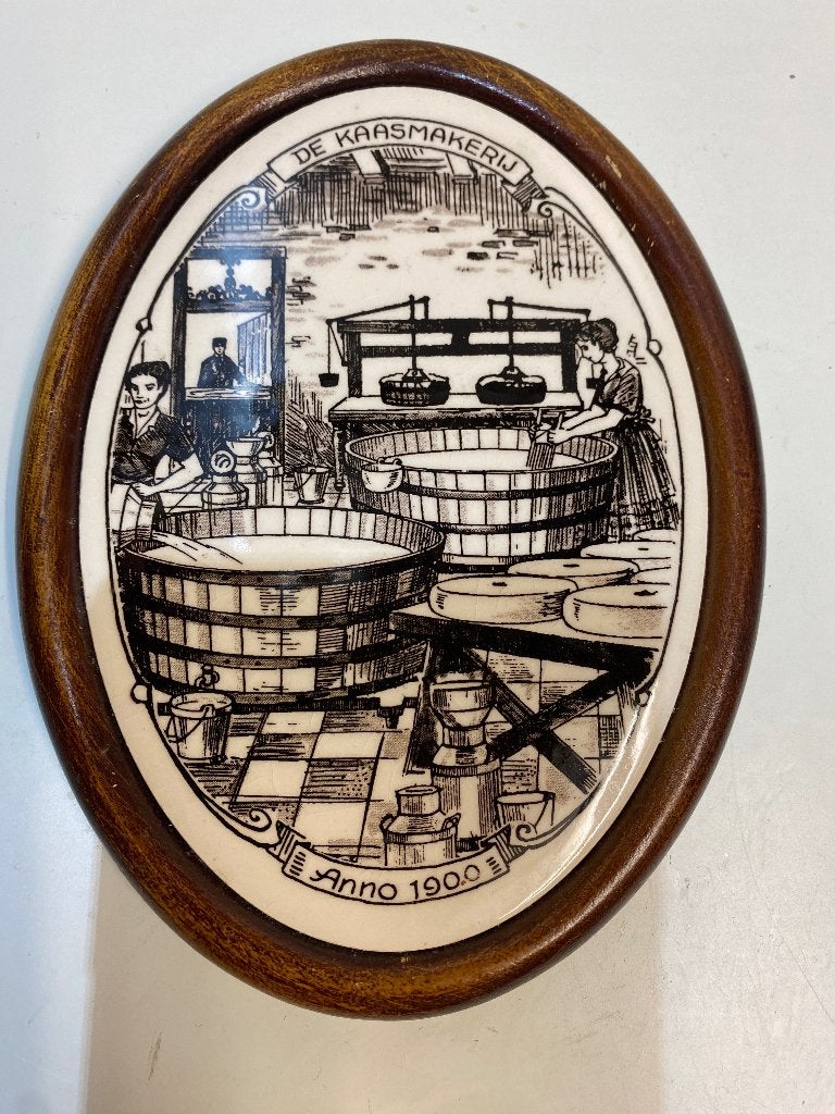 Delfts Blauw wandbord 'De Kaasmakerij Anno 1900', Antiek en Kunst, Ophalen of Verzenden