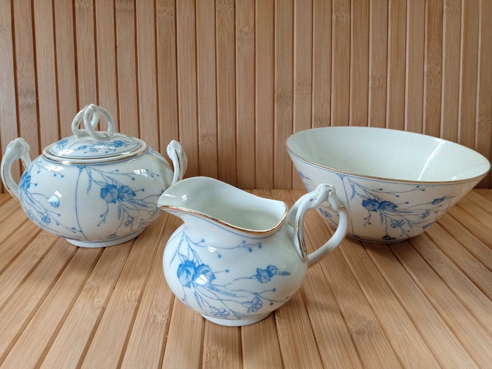 Vintage porseleinen suikerpot, melkkan en kom met bloemdecor, Antiek en Kunst, Ophalen of Verzenden