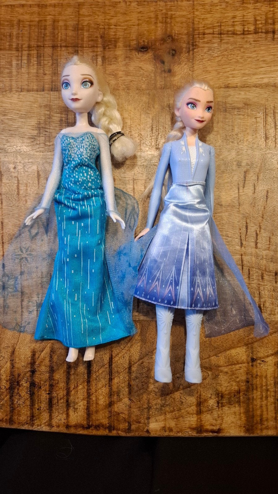 Twee Elsa (barbie) poppen uit Disney's Frozen, Ophalen of Verzenden, Gebruikt, Barbie