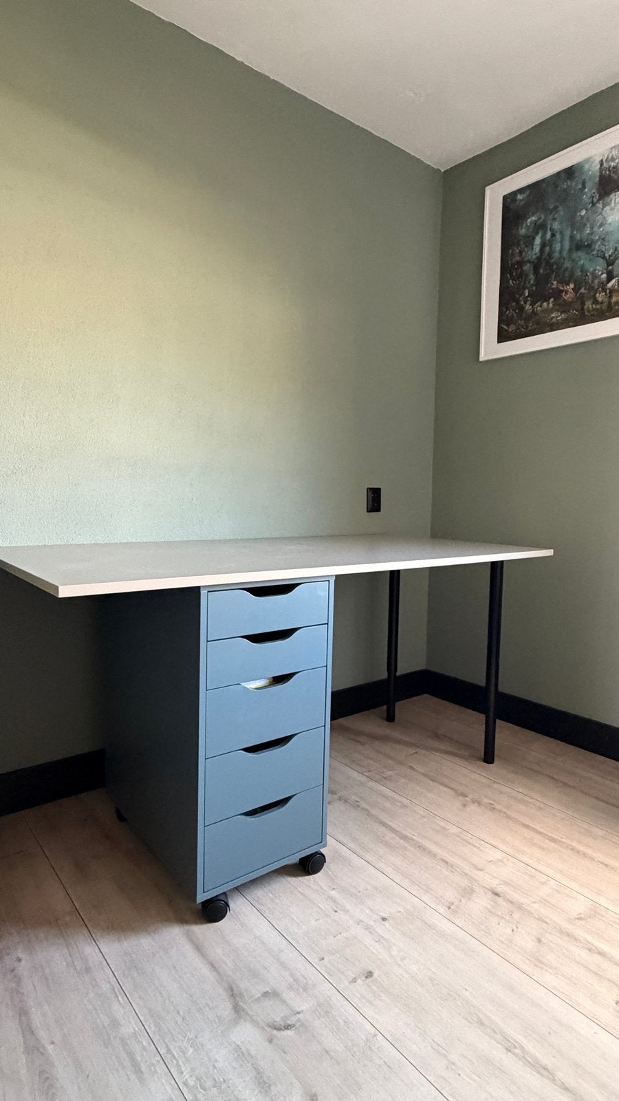 IKEA Trotten bureau met Alex ladeblok, Ophalen, Spaanplaat of MDF, In hoogte verstelbaar, Zo goed als nieuw