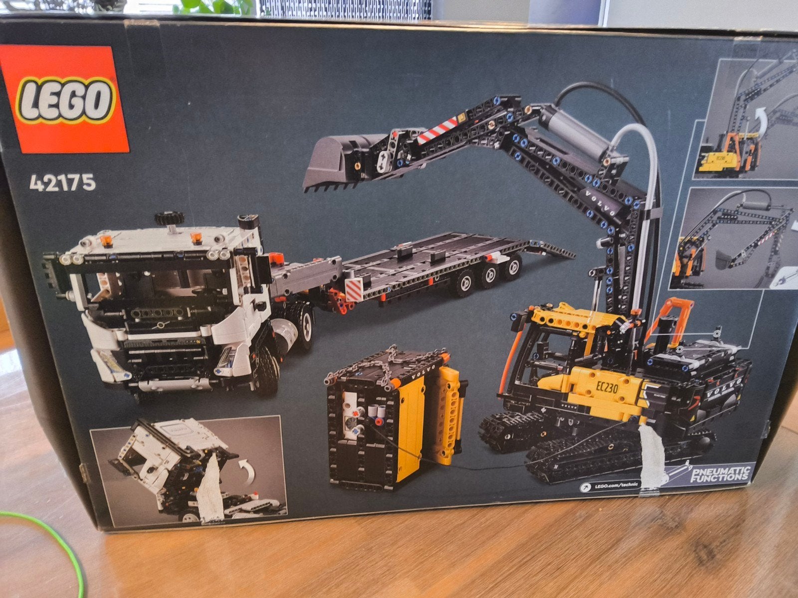 LEGO Technic Volvo Vrachtwagen met Kraan (42175), Ophalen, Nieuw