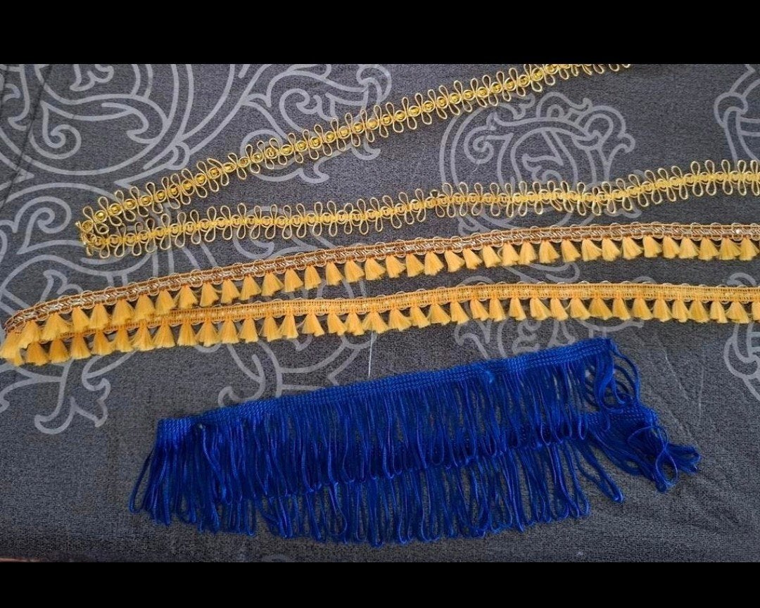 Blauw, Geel, Goud franjes lange kwastjes voor op een jasje, Ophalen