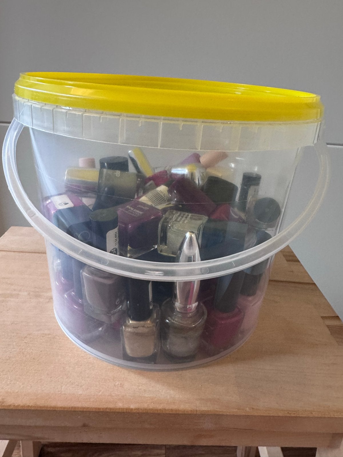 Emmer vol nagellak van diverse merken, Ophalen, Gebruikt, Overige typen