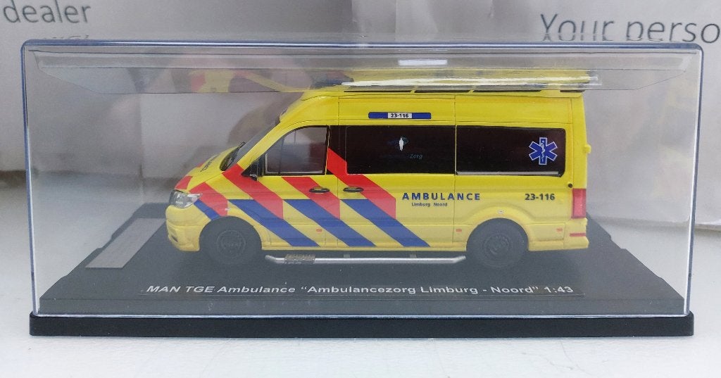 Scalemasters 1:43 MAN TGE Ambulance 23-116 Limburg-Noord, Hobby en Vrije tijd, Ophalen of Verzenden, Nieuw, Auto, Overige merken