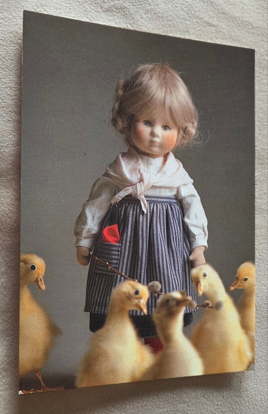 Ansichtkaart - Christa Franck Puppen: Meisje met eendjes, Verzamelen, Verzenden, 1980 tot heden, Ongelopen, Kinderen