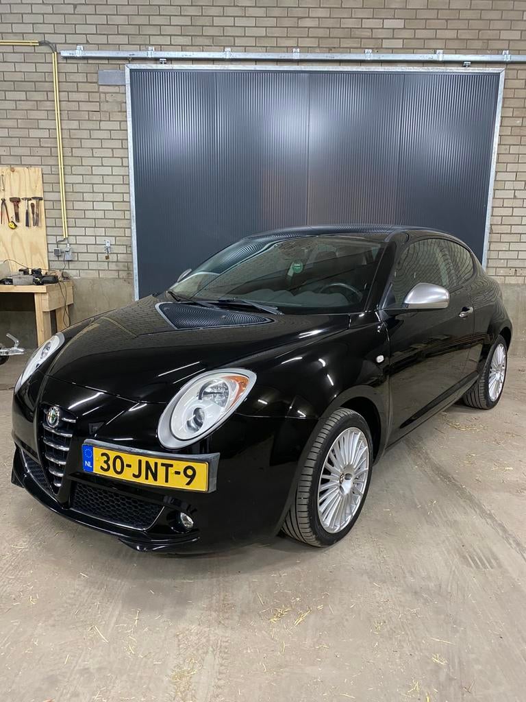 Alfa Romeo Mito - Volledig leer - Nieuwe APK 2009 Zwart, Auto's, Alfa Romeo, Voorwielaandrijving, Zwart, 4 cilinders, 400 kg