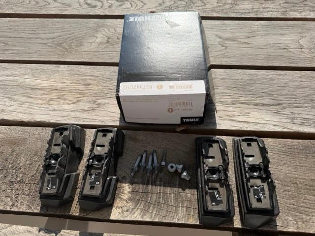 Thule kit 7092, Auto diversen, Dakdragers, Ophalen of Verzenden, Zo goed als nieuw