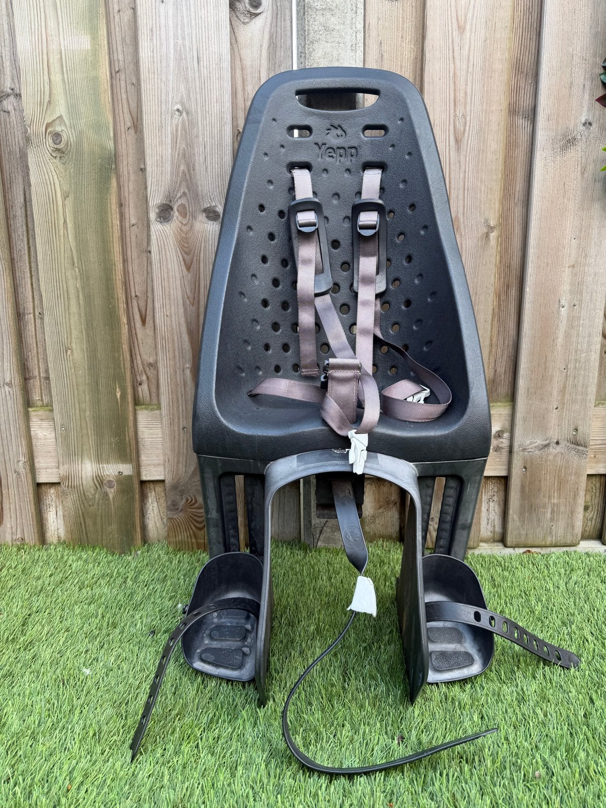 Yepp Achterzitje Fietsstoeltje Zwart, Fietsen en Brommers, Ophalen, Achterzitje, 9 t/m 36 kg, Gebruikt