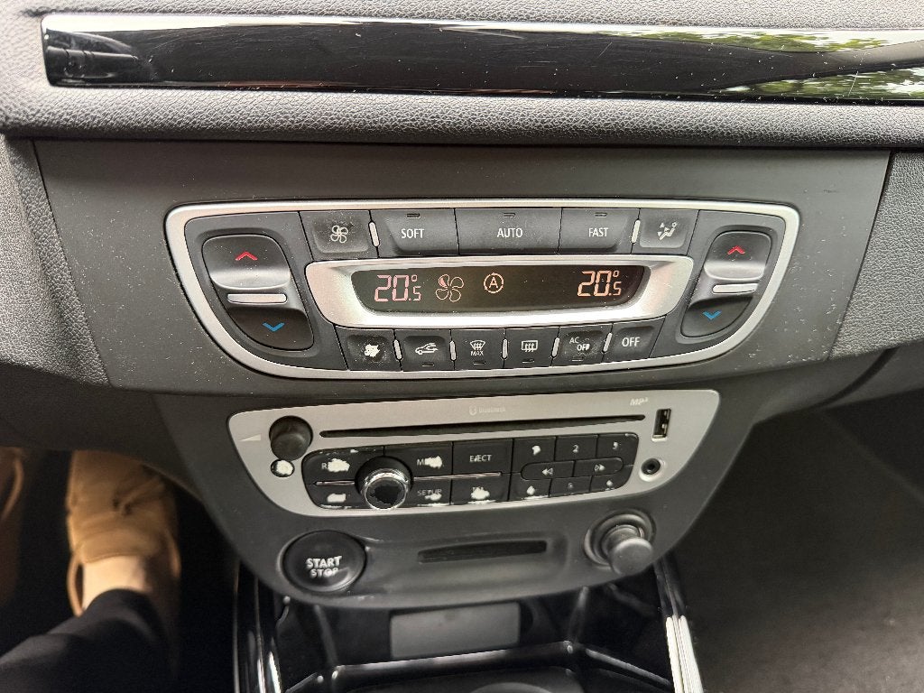 Foto 18 van Renault Mégane 1.5 DCI 81KW Estate 2012 met winterbanden