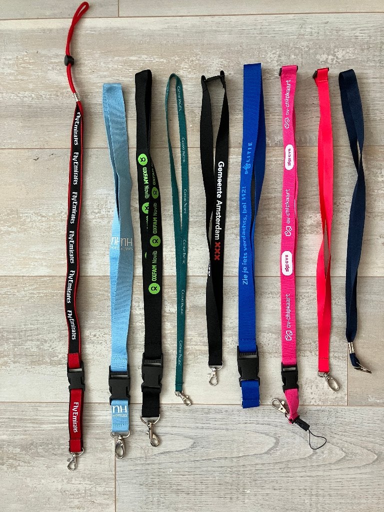 Negen koordjes voor naamkaartjes en pasjes, Ophalen of Verzenden, Nieuw